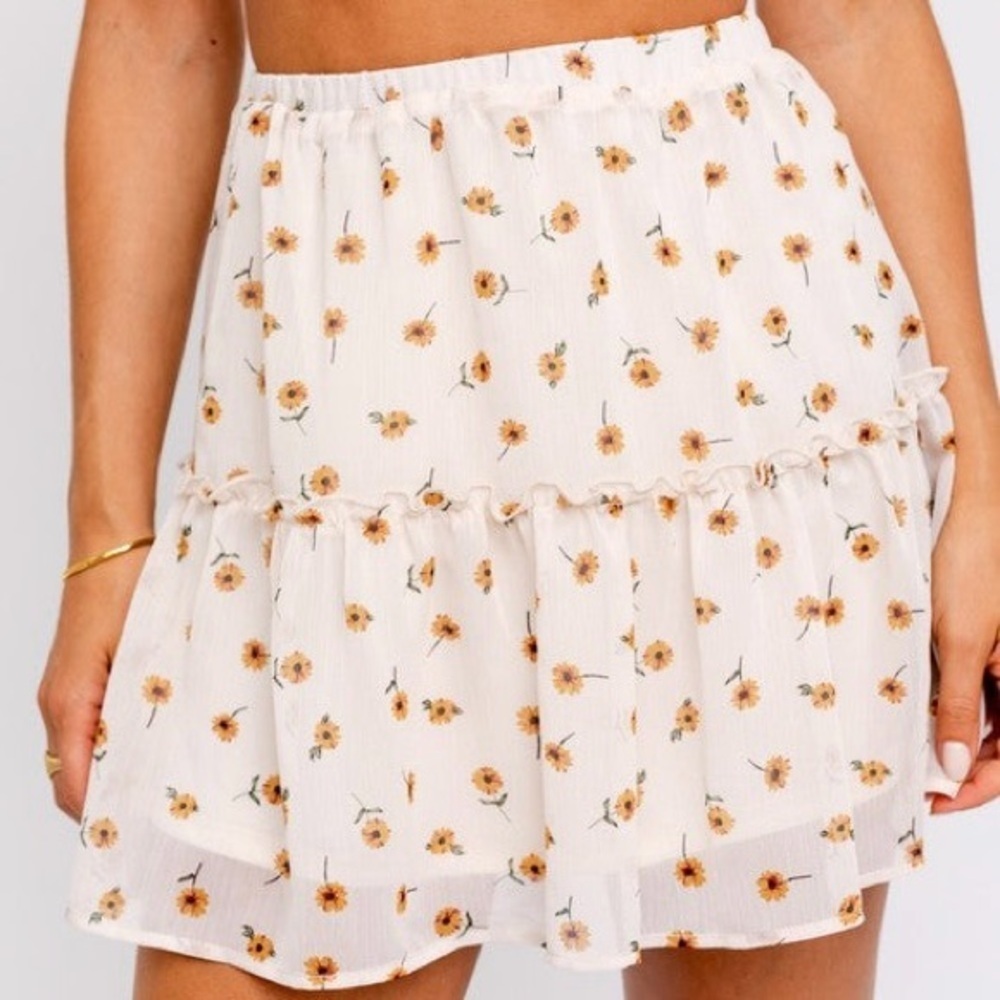 Le Lis Flower Print Mini Skirt